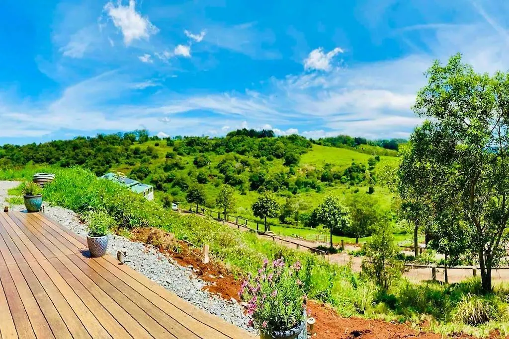 Tiny House Spectacular Eco Retreat & Cosy Villa Montville Australia